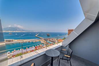 Numa Port Hotel