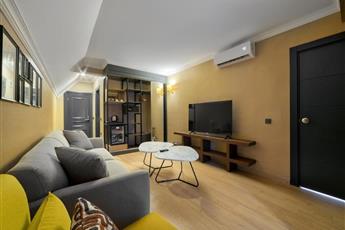 Numa Port Hotel