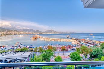 Numa Port Hotel