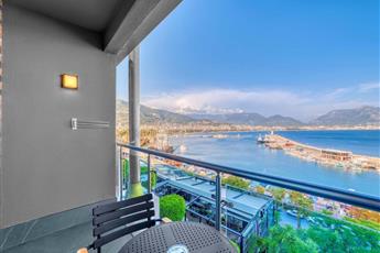 Numa Port Hotel