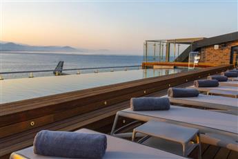Numa Port Hotel