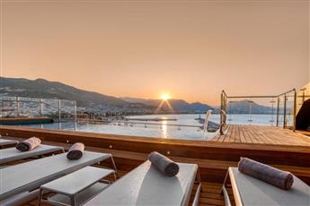 Numa Port Hotel