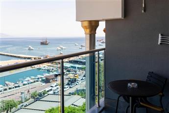 Numa Port Hotel