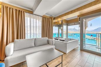 Numa Port Hotel