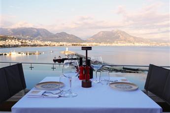 Numa Port Hotel