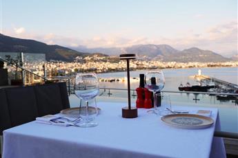 Numa Port Hotel