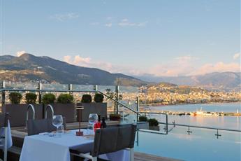 Numa Port Hotel