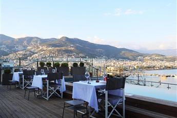 Numa Port Hotel