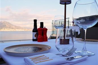 Numa Port Hotel