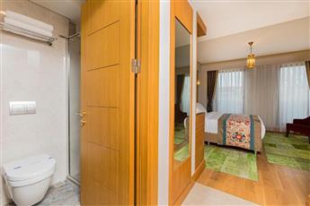 Obelisk Hotel & Suites 4*