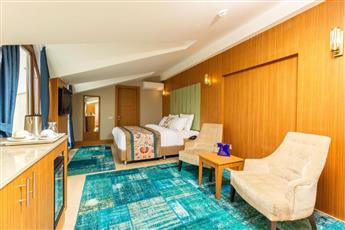 Obelisk Hotel & Suites 4*