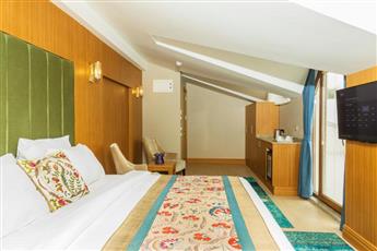 Obelisk Hotel & Suites 4*