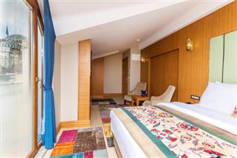 Obelisk Hotel & Suites 4*