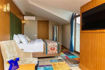 Obelisk Hotel & Suites 4*