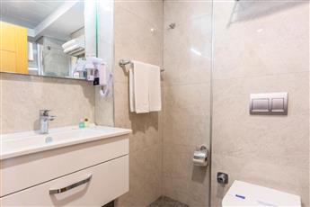 Obelisk Hotel & Suites 4*