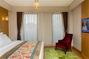 Obelisk Hotel & Suites 4*