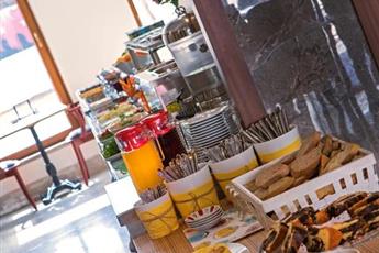 Obelisk Hotel & Suites 4*