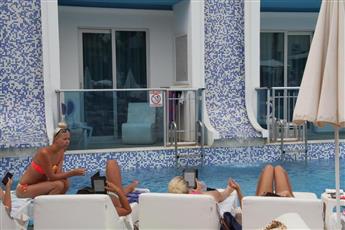Ocean Blue High Class Hotel