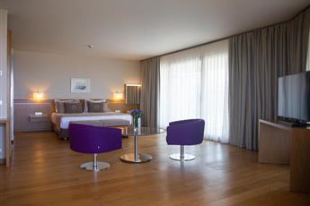 Onlive Hotel