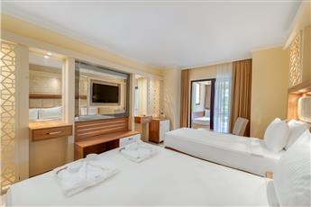 Oz Hotels Incekum Beach Resort 5*