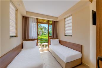 Oz Hotels Incekum Beach Resort 5*