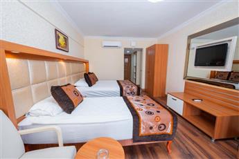 Oz Hotels Incekum Beach Resort