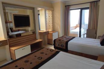 Oz Hotels Incekum Beach Resort