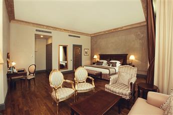 Palazzo Donizetti Hotel 4*