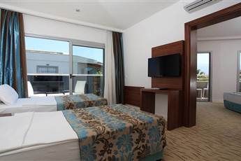 Palm Wings Kusadasi Beach Resort & Spa 5*
