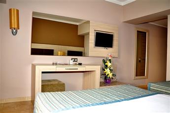 Palmeras Beach Hotel