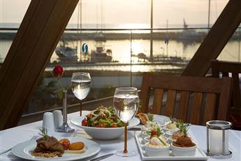 Paloma Marina Suites - Adult Only