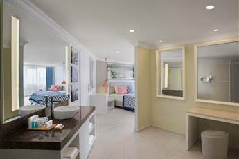 Paloma Marina Suites - Adult Only