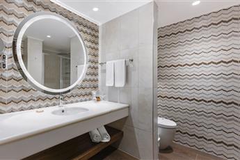 Papillon Belvil Holiday Village