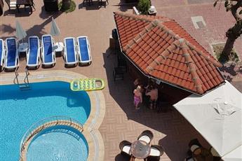 Parador Beach Hotel 3*