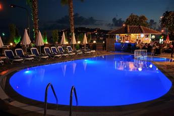 Parador Beach Hotel 3*