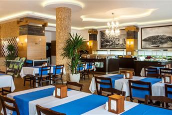 Parador Beach Hotel 3*