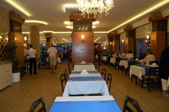 Parador Beach Hotel 3*