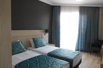 Parador Beach Hotel 3*