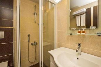 Parador Beach Hotel 3*