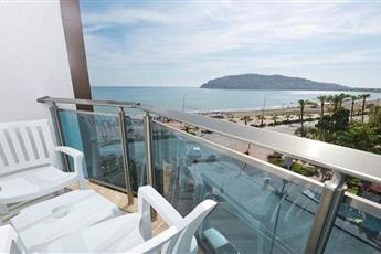 Parador Beach Hotel 3*