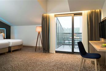 Park Inn by Radisson Istanbul Airport Odayeri 4*