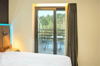 Park Inn by Radisson Istanbul Airport Odayeri 4*