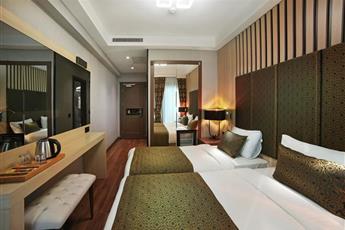 Pell Palace Hotel & Spa