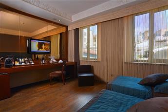 Pera Tulip Hotel 4*
