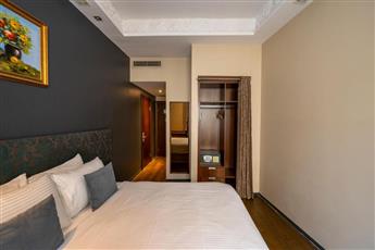 Pera Tulip Hotel