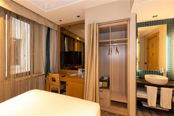 Pera Tulip Hotel