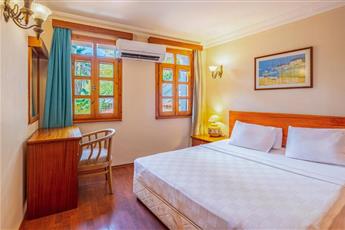 Perdikia Beach Hotel