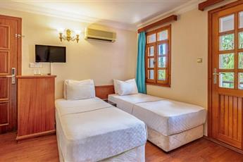 Perdikia Beach Hotel