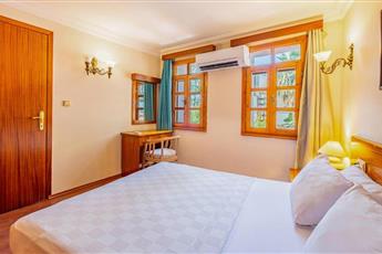 Perdikia Beach Hotel