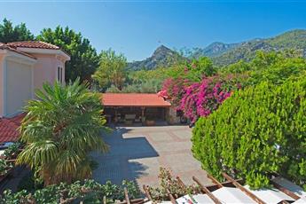 Perdikia Beach Hotel